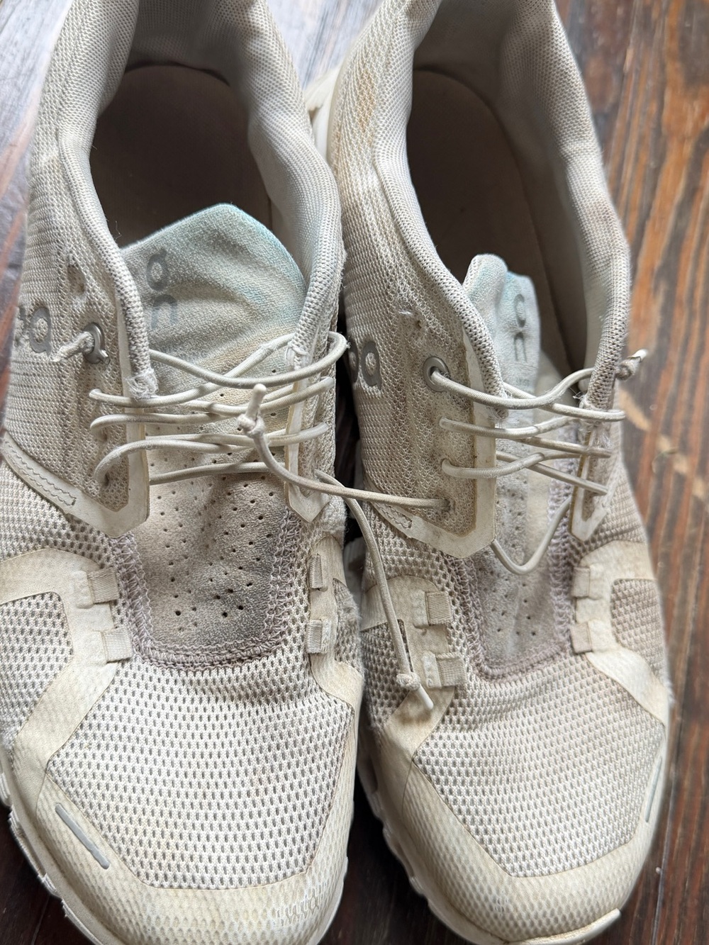 On Cloud Women’s Size 10 GUC